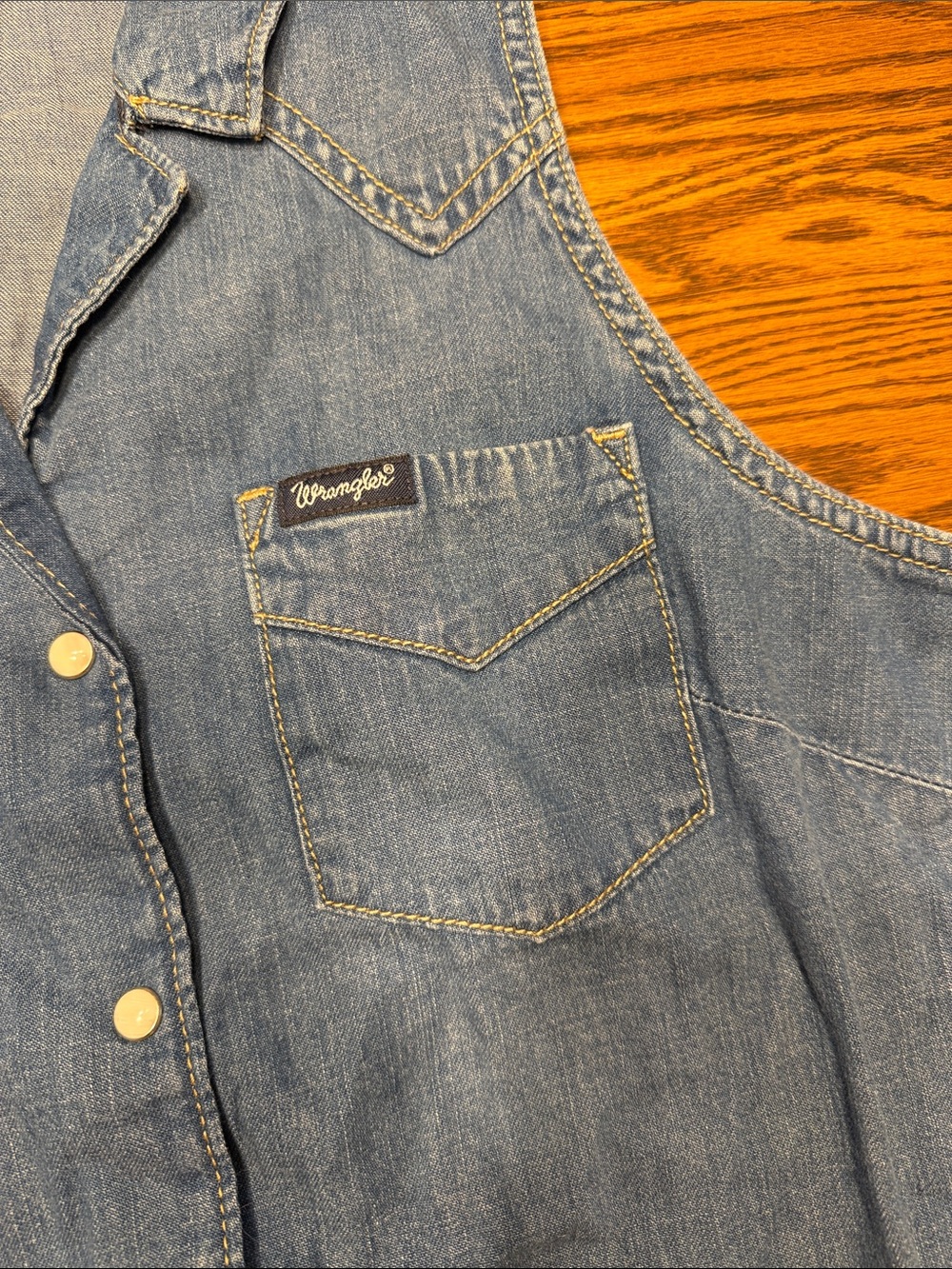 Wrangler light blue denim sleeveless button-down tie-front top - Picture 3 of 6